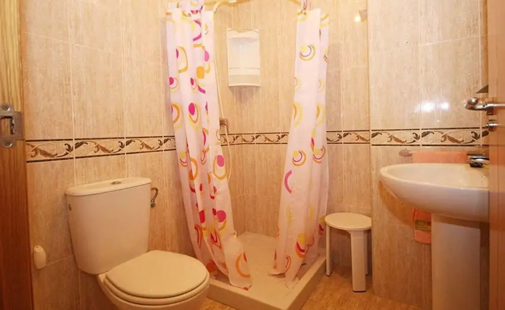 Apartment - 3 Bedrooms with Sea views - 107773