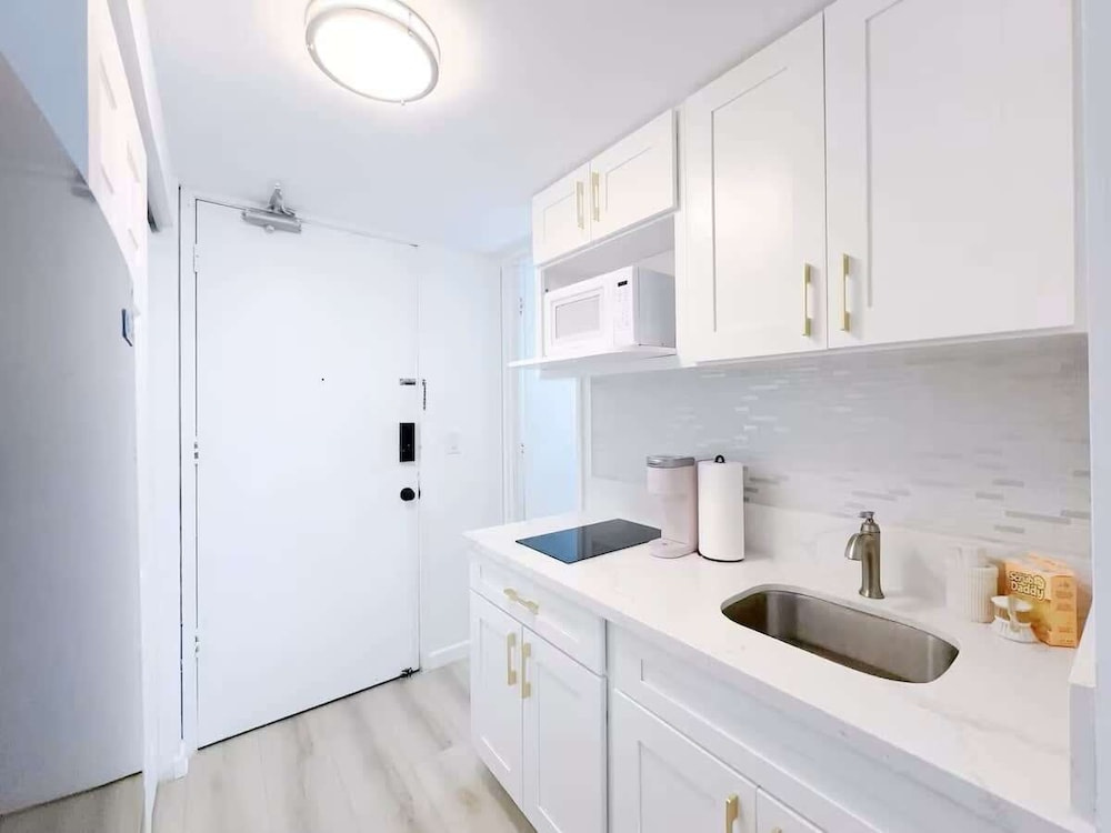 @ Marbella Lane- Trendy Waikiki Oasis Near Beach