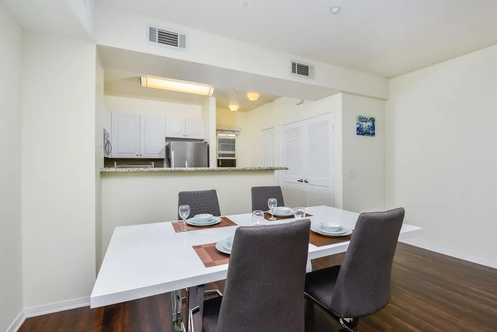 Pelicanstay in Downtown San Diego