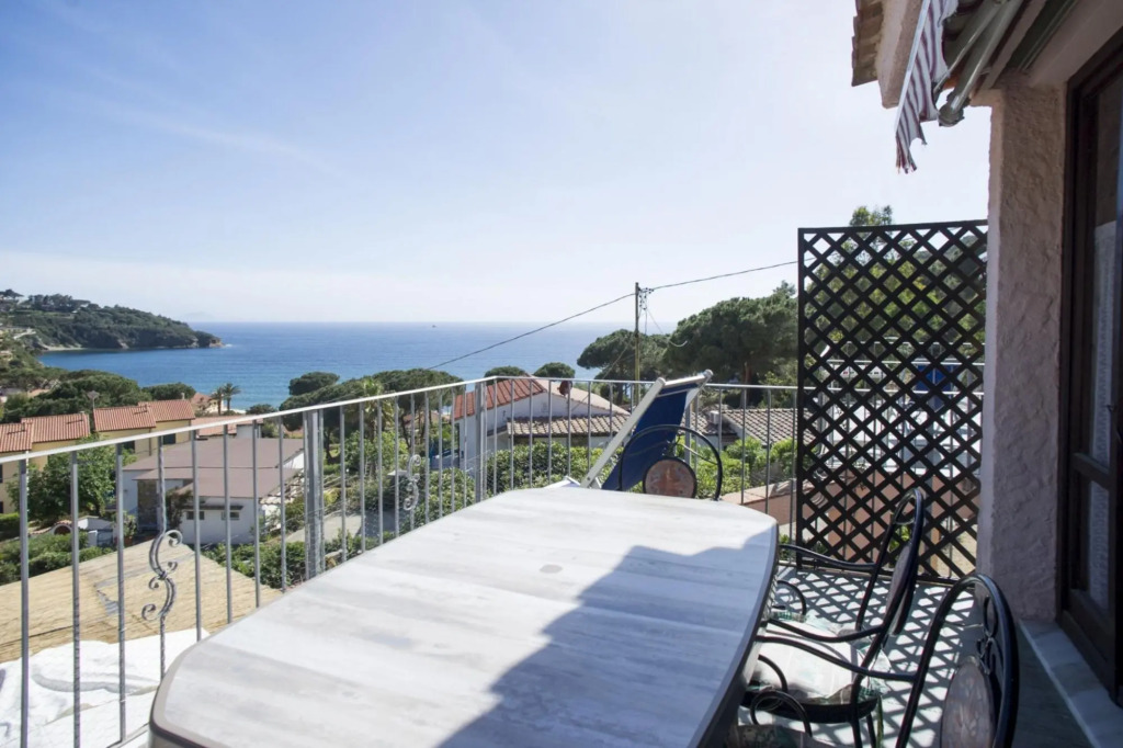 Apartment Two-room number 5 on the seafront of Morcone-MORCONE BILO N° 5