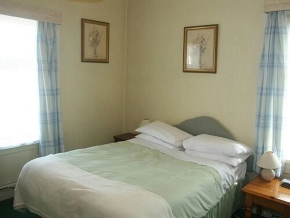 The Knoll Guesthouse