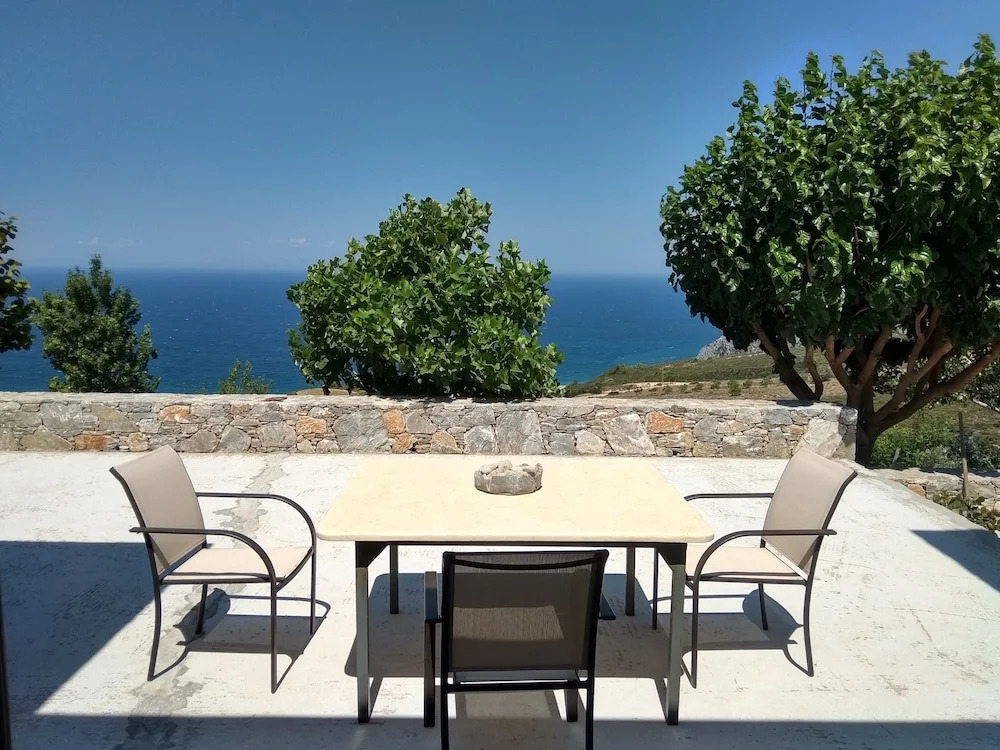 Villa Lithos