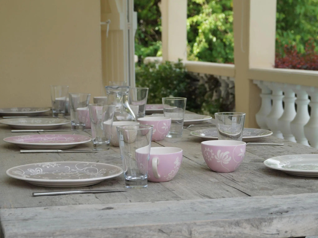 Stylish villa near Mougins with large, private pool and lovely outdoor kitchen