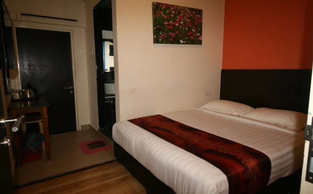 HOTEL POP ASH