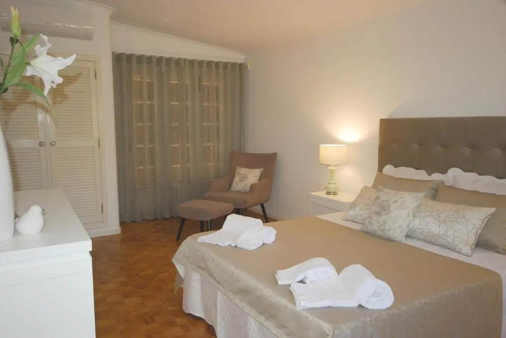 Charming 3-bed Villa With Pool in Olhos de Agua