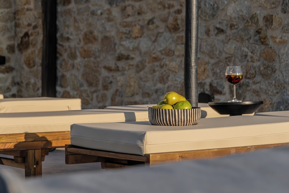 Lithia Exclusive Villas & Suites