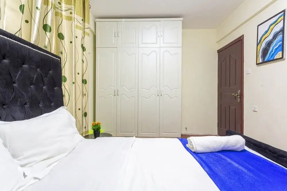 Lux Suites Mango Court Apartments