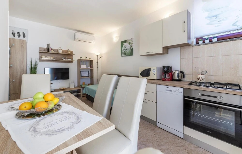 Amazing Apartment in Fazana With Wifi and 1 Bedrooms