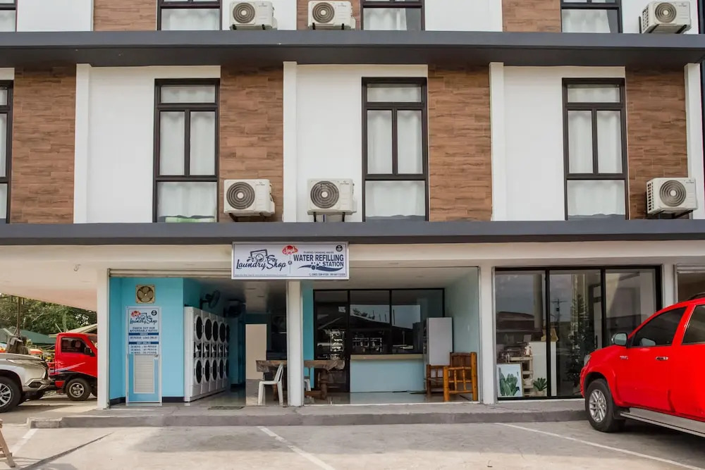 Oyo 403 Maplewave Hotel