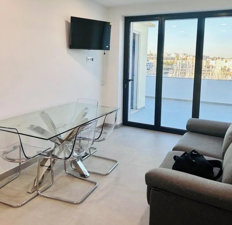 Spectacular Lagos Marina View apt on Promenade