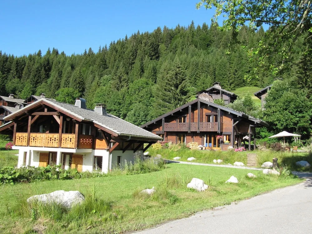 Cozy Chalet in Les Gets with Sauna