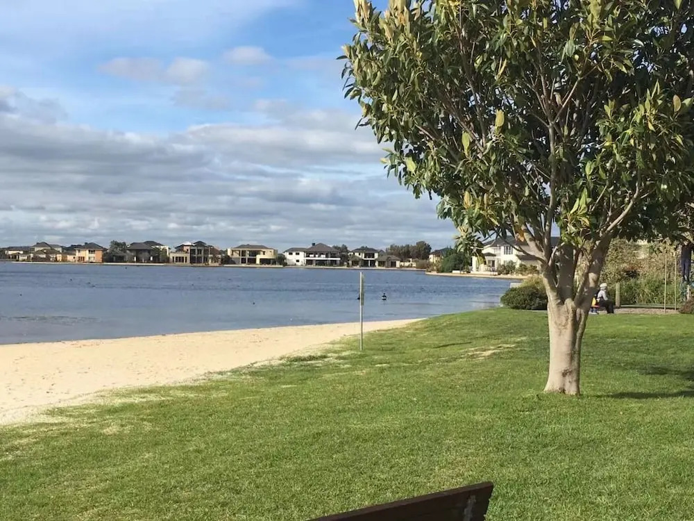 Big Family Fun@ 4 Bedrooms House in Point Cook
