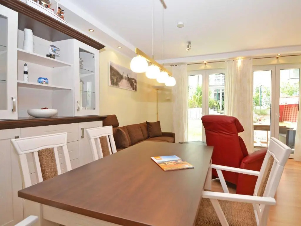 strandnahe FeWo mit 2 Schlafzimmern und Terrasse, Residenz Margarete, Binz