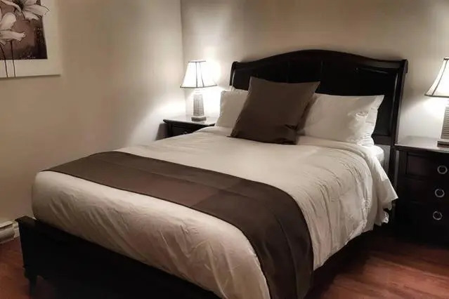 Two-Bedroom Apartment Sweet #4 by Amazing Property Rentals