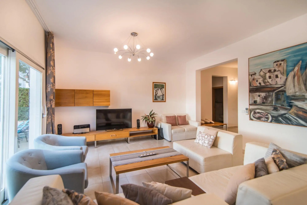 Mirca in Supetar With 7 Bedrooms and 6 Bathrooms