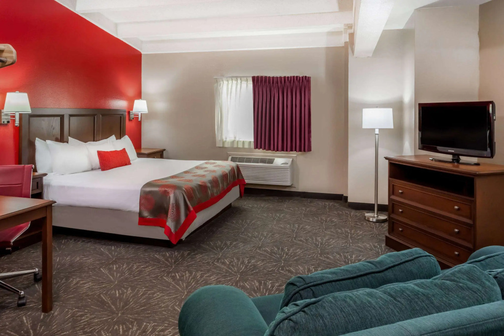 Ramada by Wyndham Hammond Hotel & Conference Center
