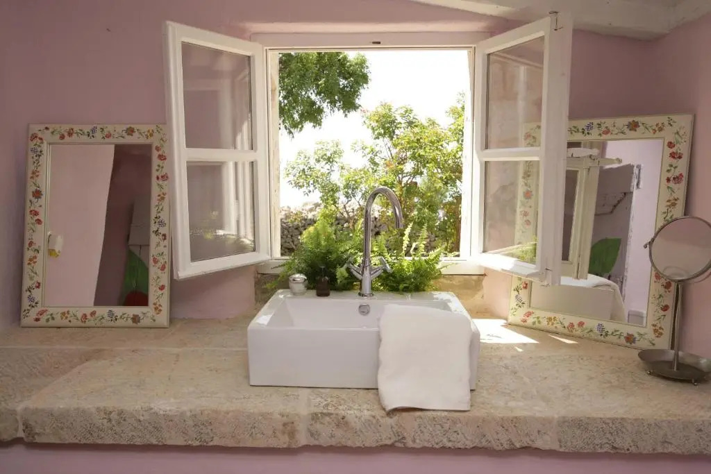 Sea View Villa with Tennis Court - Dvori sv Jurja