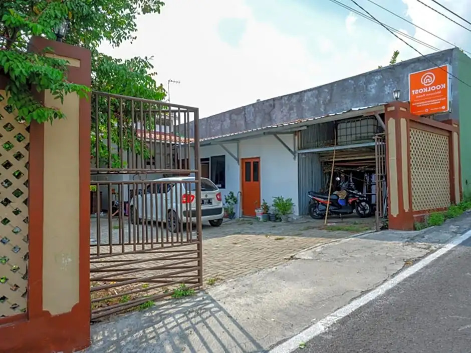 KoolKost Syariah near RSUP Dr Kariadi Semarang Minimum Stay 6 nights