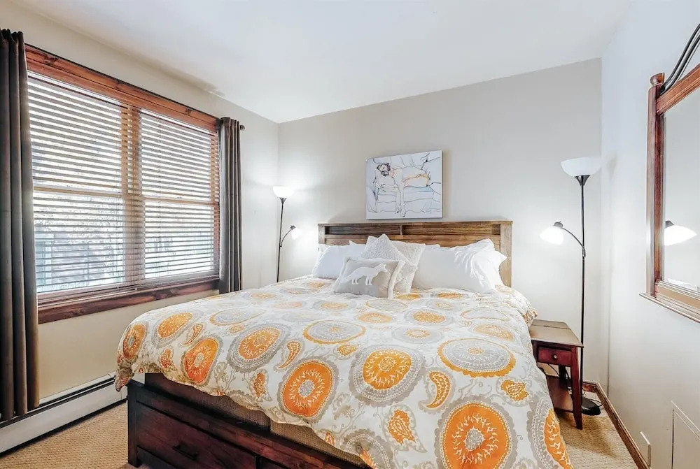 Perfectly Placed 2 Bedroom Vacation Rental in Historic Downtown Breckenridge With Access to Hot Tub and Pool
