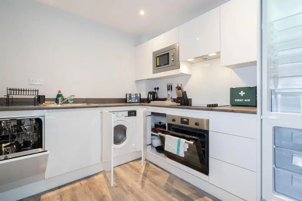MAEVELA Apartments - ULTRA High-End New Build Apartment ✪ City Centre, Digbeth ✓ With JULIET BALCONY - ROOFTOP TERRACE - PS4 & Smart TV's