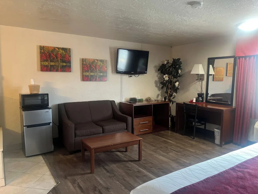Red Carpet Inn Medford