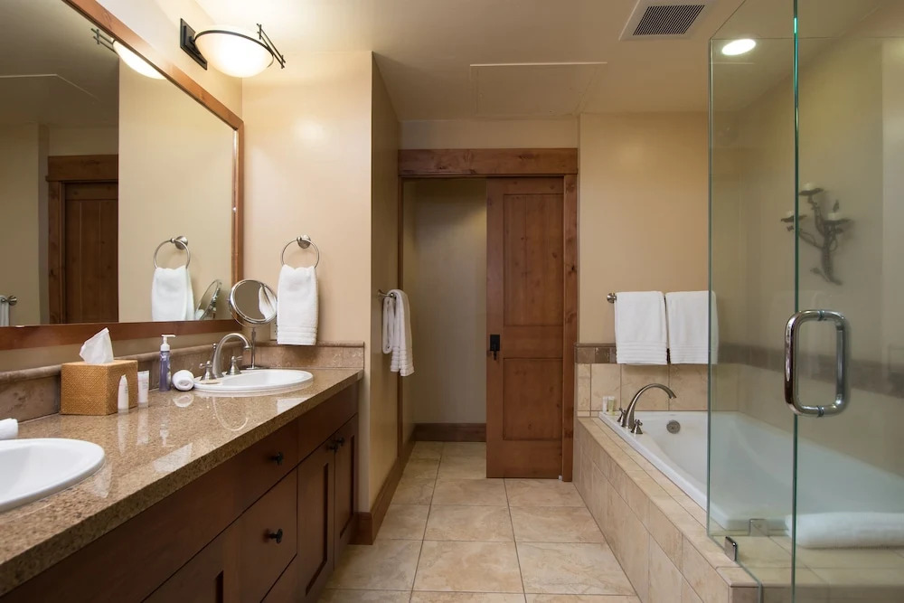 Catamount Condo #306 2 Bedrooms 2.5 Bathrooms Condo