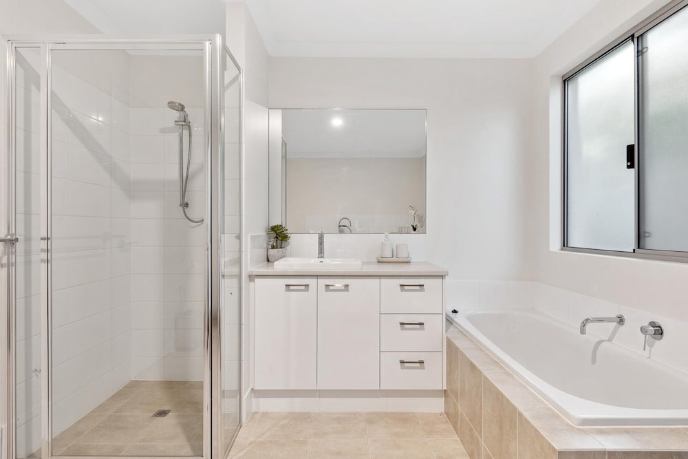 Spacious Family Home in Wannanup Mandurah
