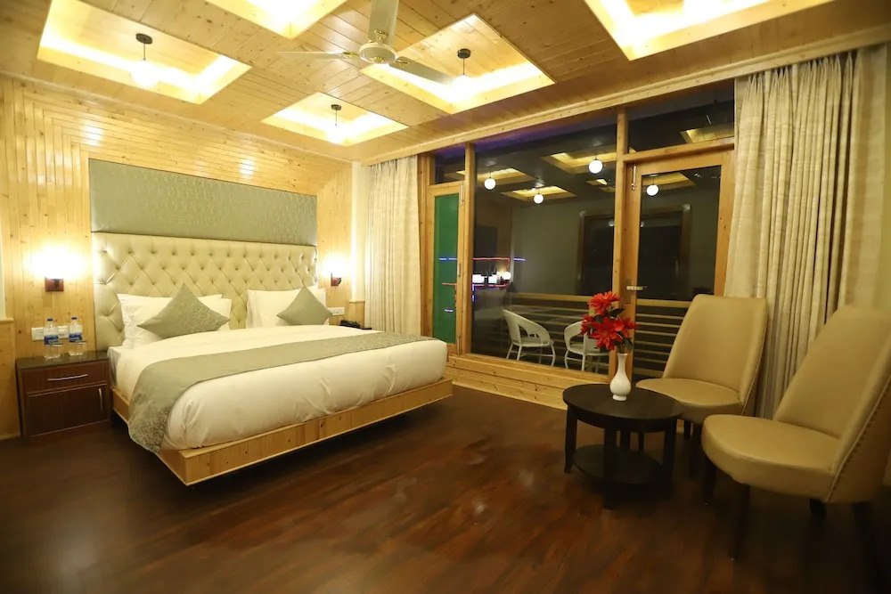 Golden Wood Manali By Rosetum