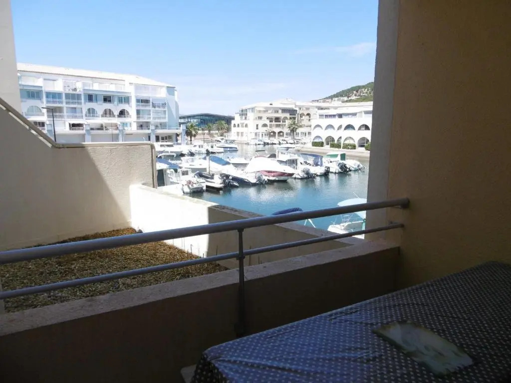 Appartement Sète, 2 pièces, 5 personnes - FR-1-472-143