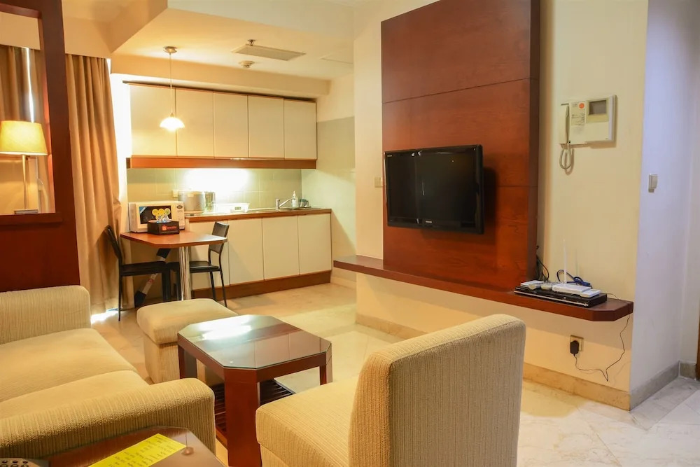 Big 1 Bedroom Park Royale Apartment By Travelio