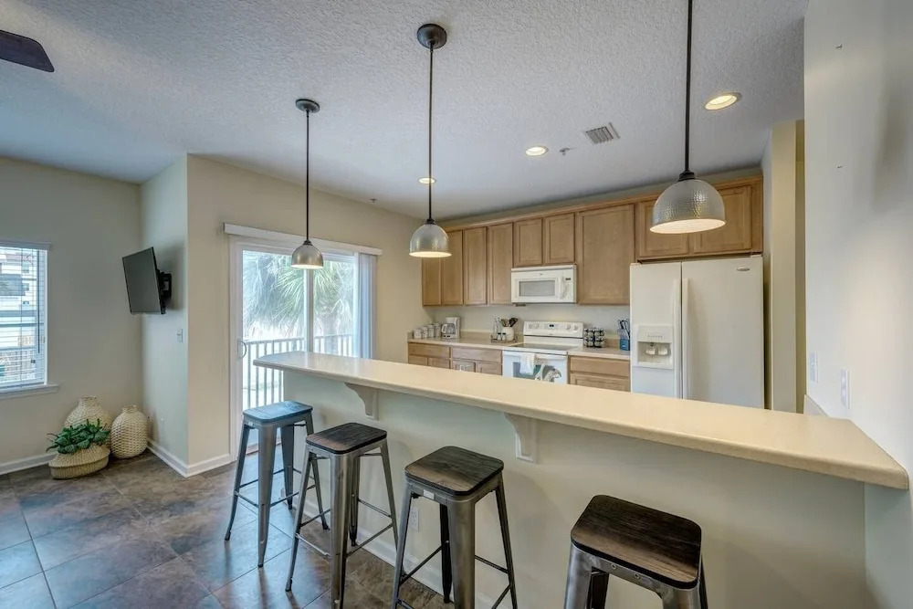 Beach Serenity 2 - Private Condo With Ocean Views