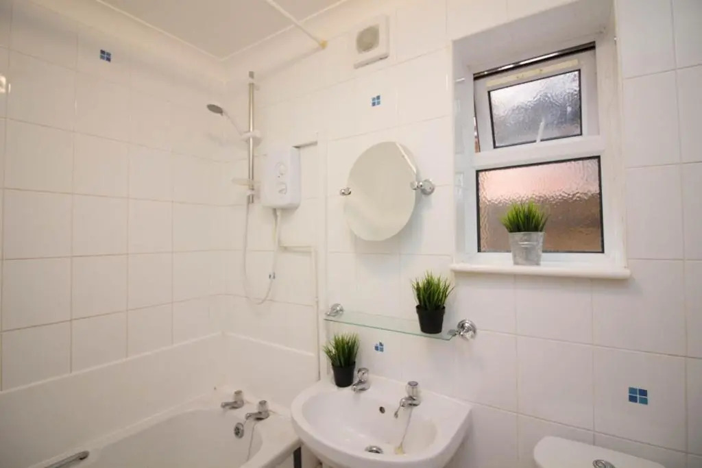Stayzo Penthouse Accommodation 1- Premier Lodge