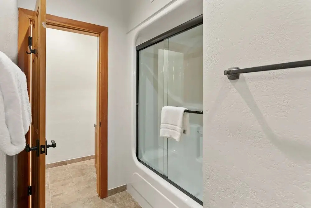 Queen Esther Drive Home at Deer Valley Resort - 4 Bedroom Home with Hot Tub #2436 4 Condo