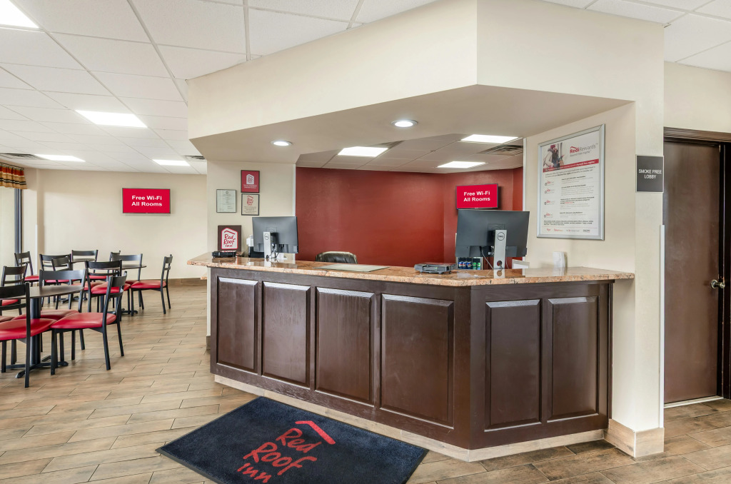 Red Roof Inn Staunton