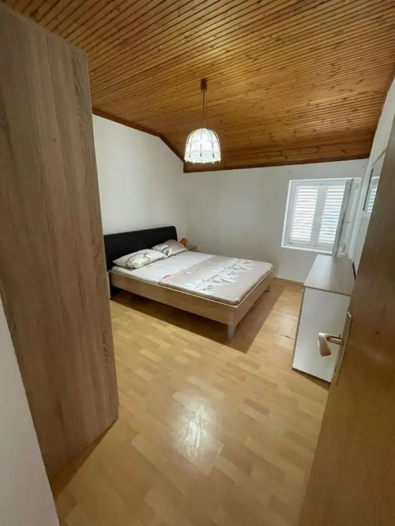 Red Apartment for 05