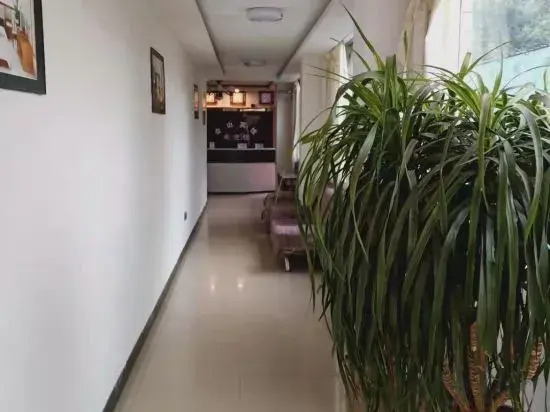 Yilong Jinshan Hotel