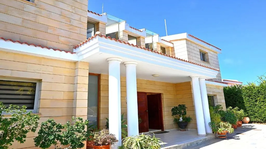 Katina Beach Villa