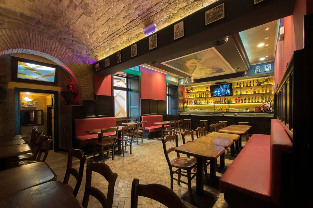 Alessandro Palace & Bar