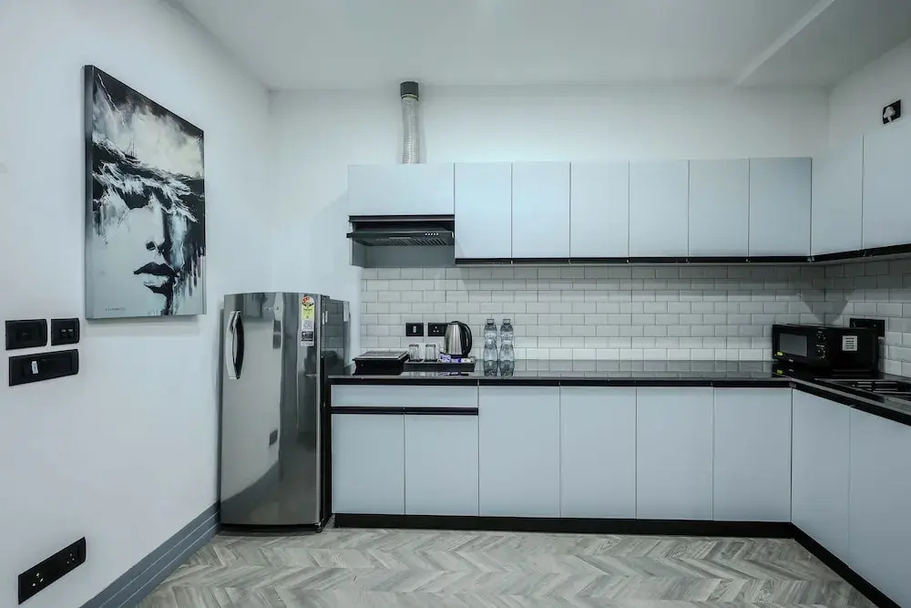 BedChambers Luxury Apartment Near Golf course Road