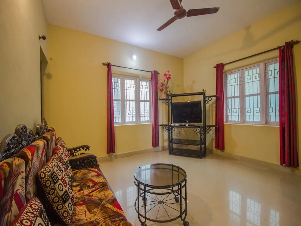OYO 16456 Home Decent 1BHK Vagator
