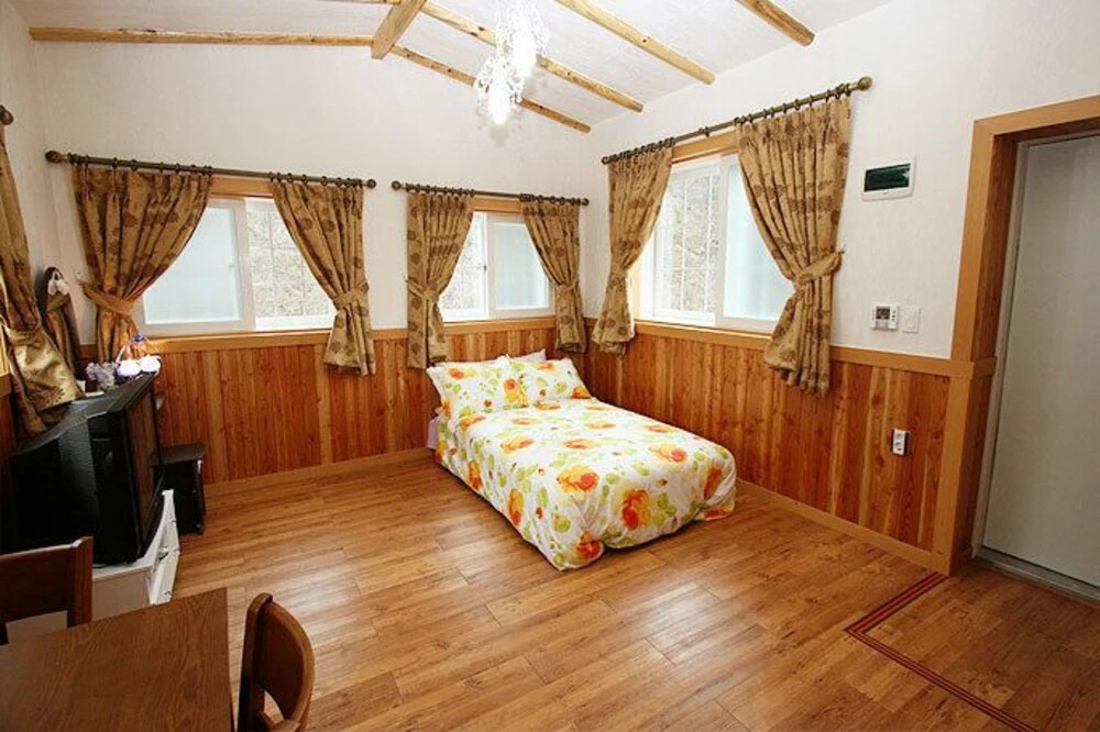 Pocheon Evergreen Pension