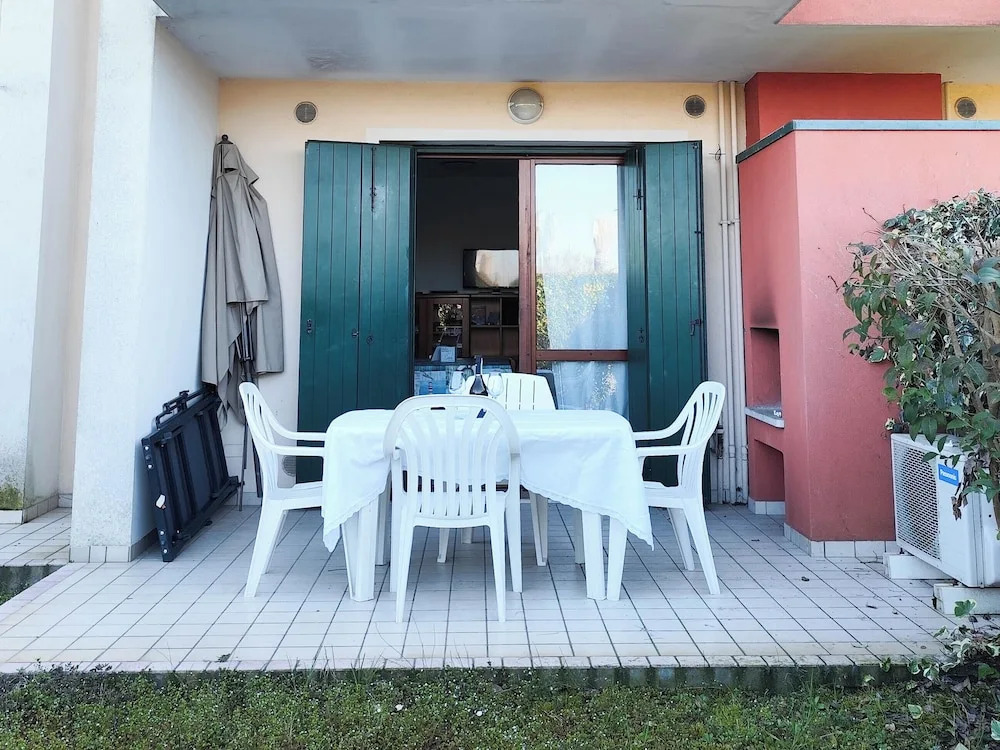 Apartment With Terrace and Pool