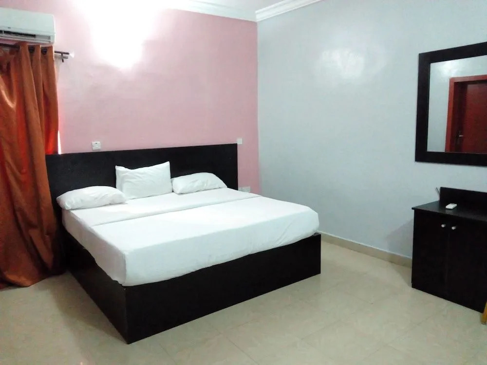 SkyRose Hotel
