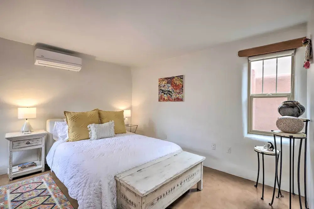 Historic Railyard Bungalow - Walkable Location!