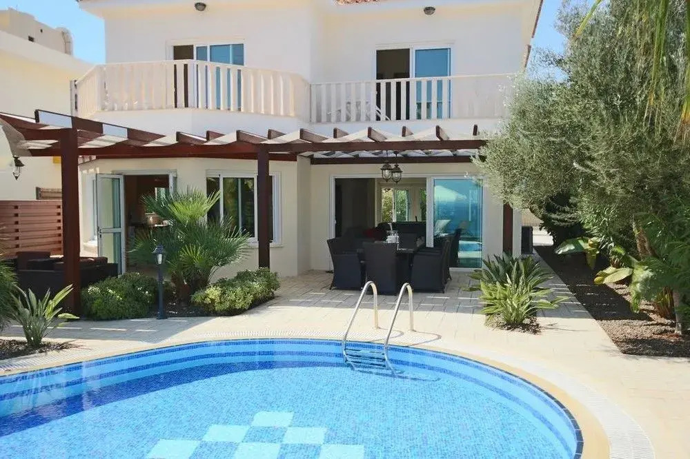 Nireas Seafront Villa