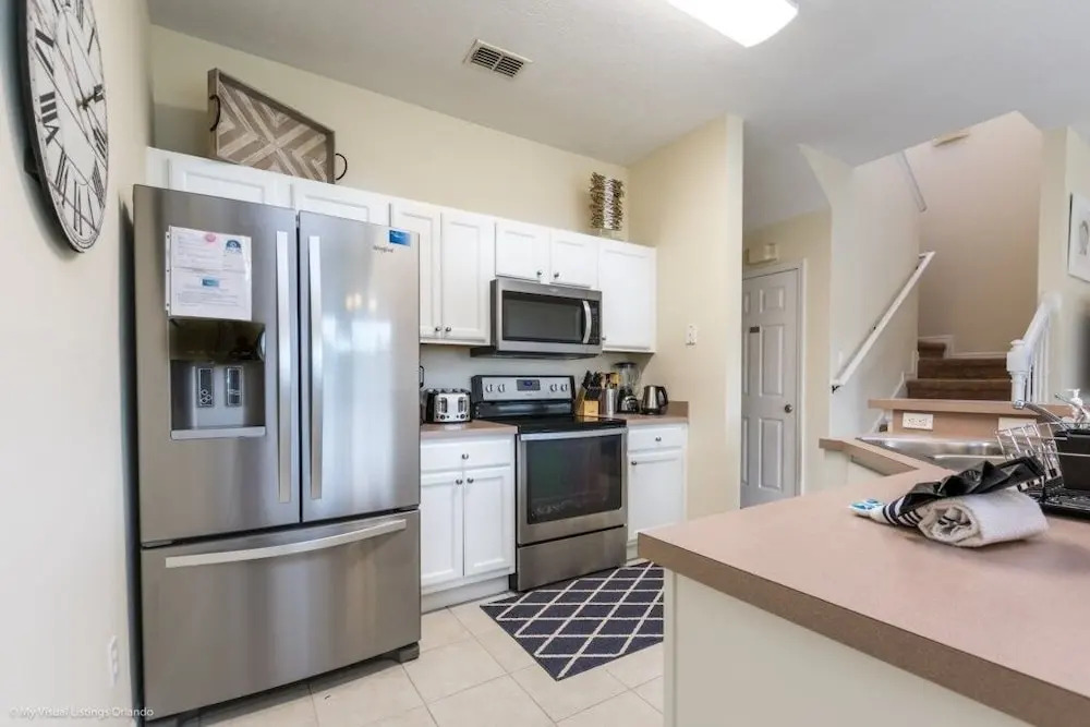 Bella Vidatown With Full Size Pool! 4 Bedroom Townhouse by RedAwning