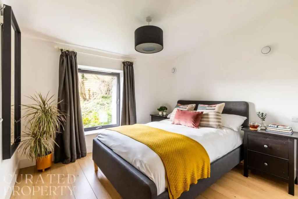 Stunning 5 Bedroom New Build With Amazing Views