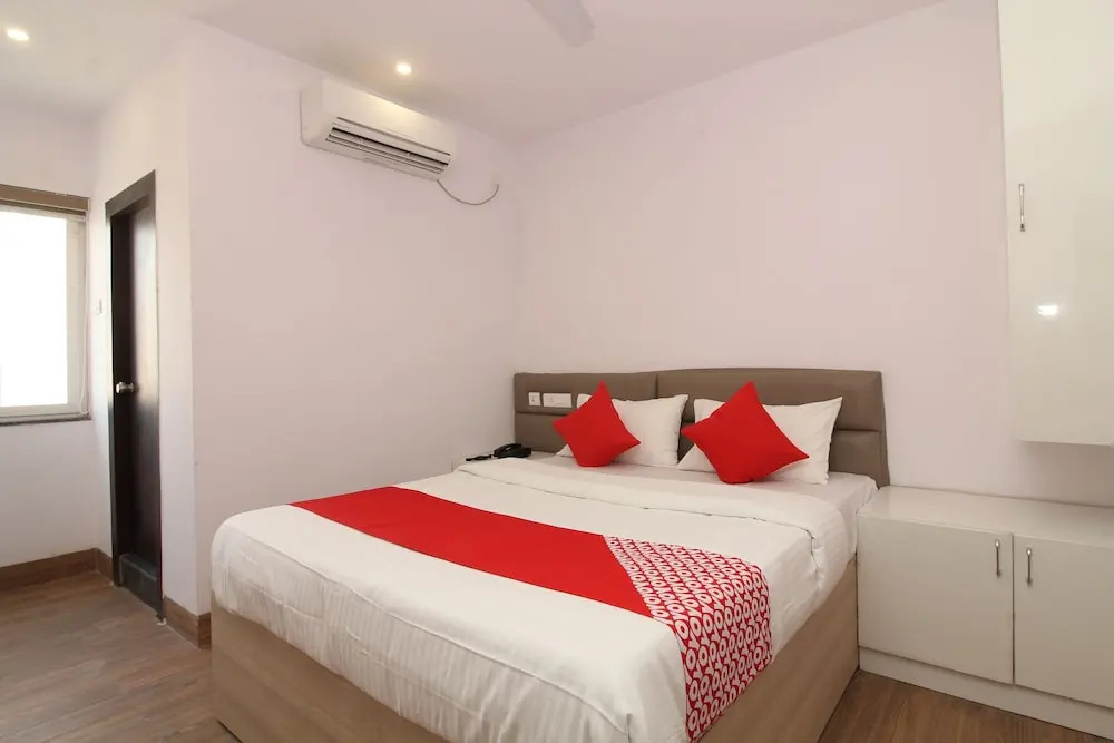 Oyo 35362 My Place S R Nagar