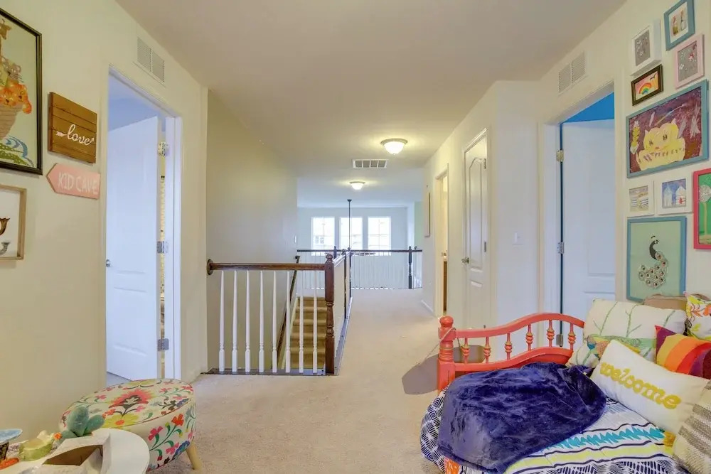 Shuttle to Beach: Millville Townhome w/ Porch
