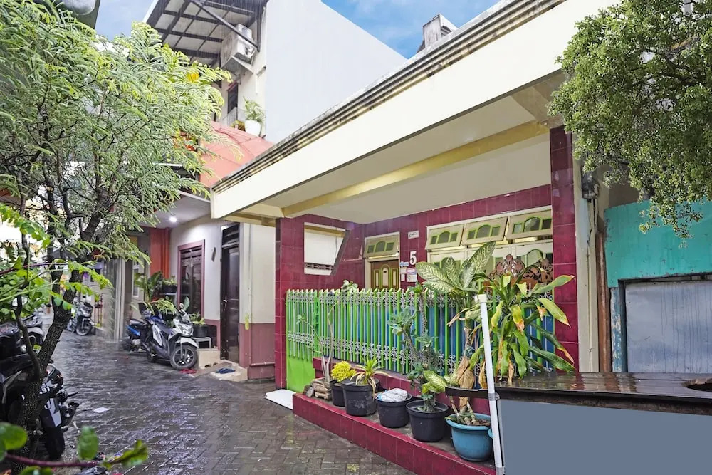 Spot On 91859 Kost Budhe Syariah